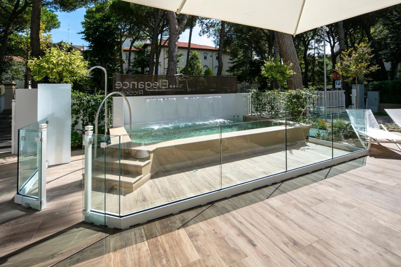 Elegance Riccione Aparthotel Exterior photo