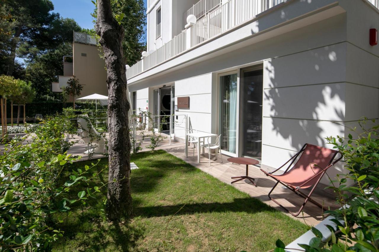 Elegance Riccione Aparthotel Exterior photo