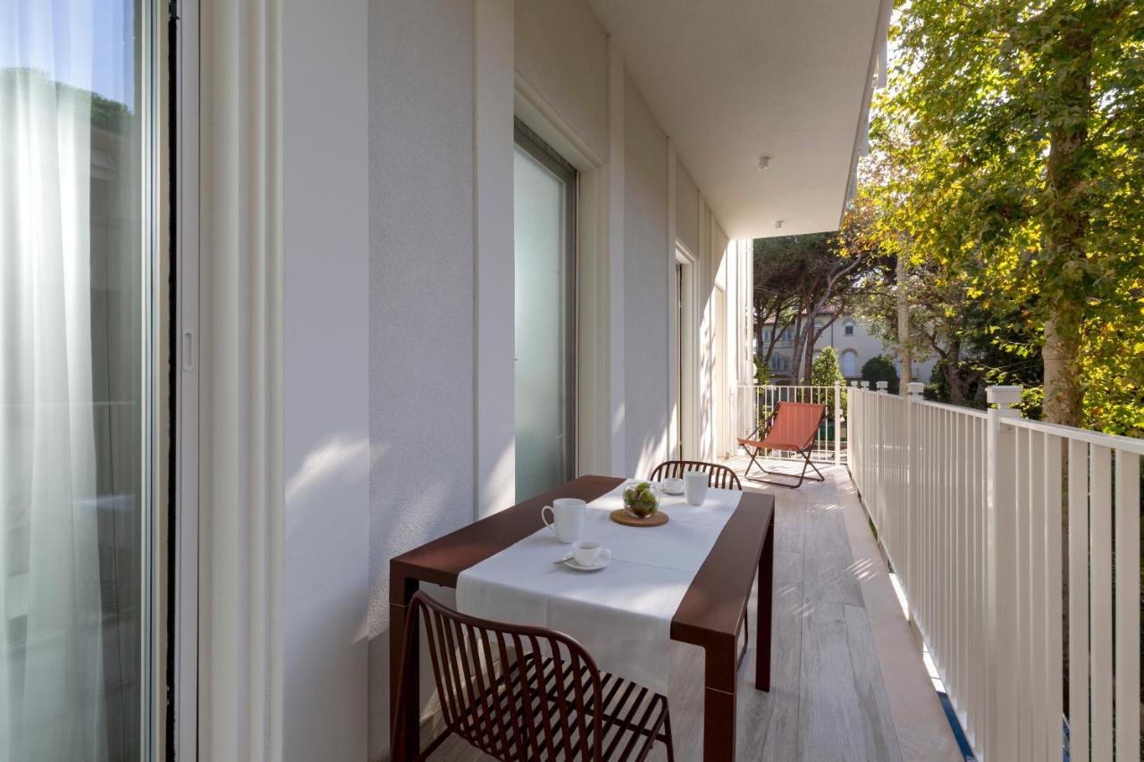 Elegance Riccione Aparthotel Exterior photo