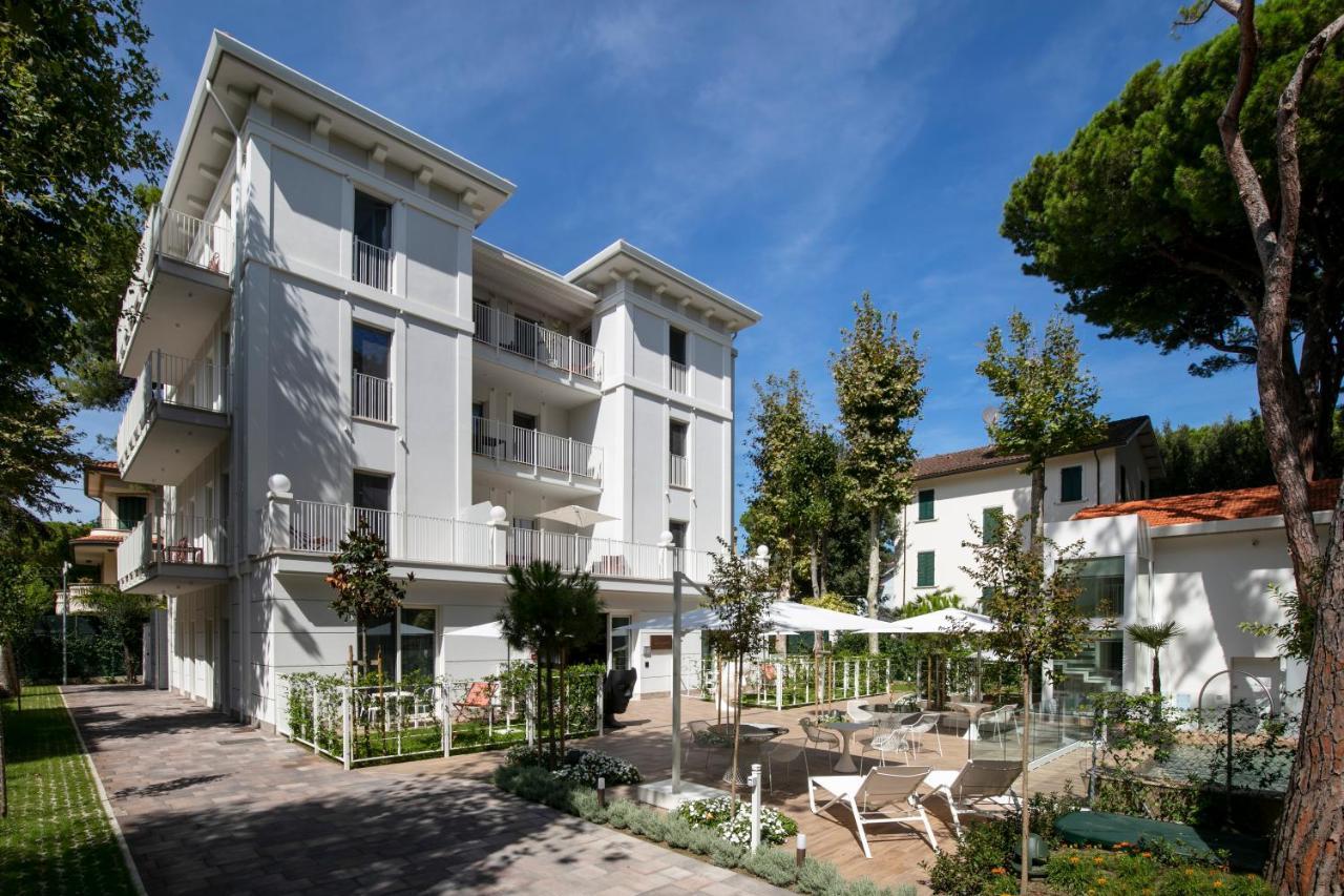 Elegance Riccione Aparthotel Exterior photo