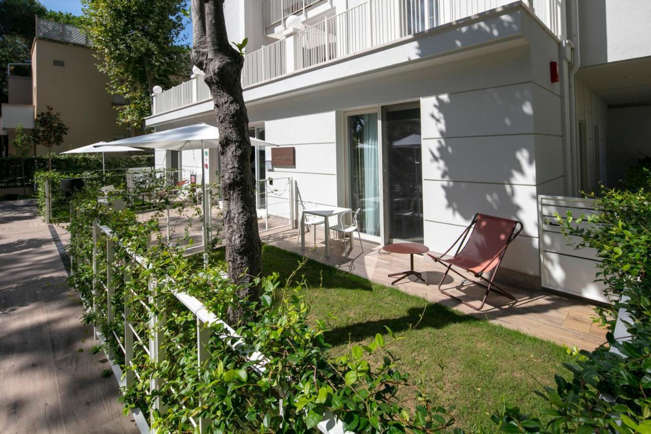 Elegance Riccione Aparthotel Exterior photo