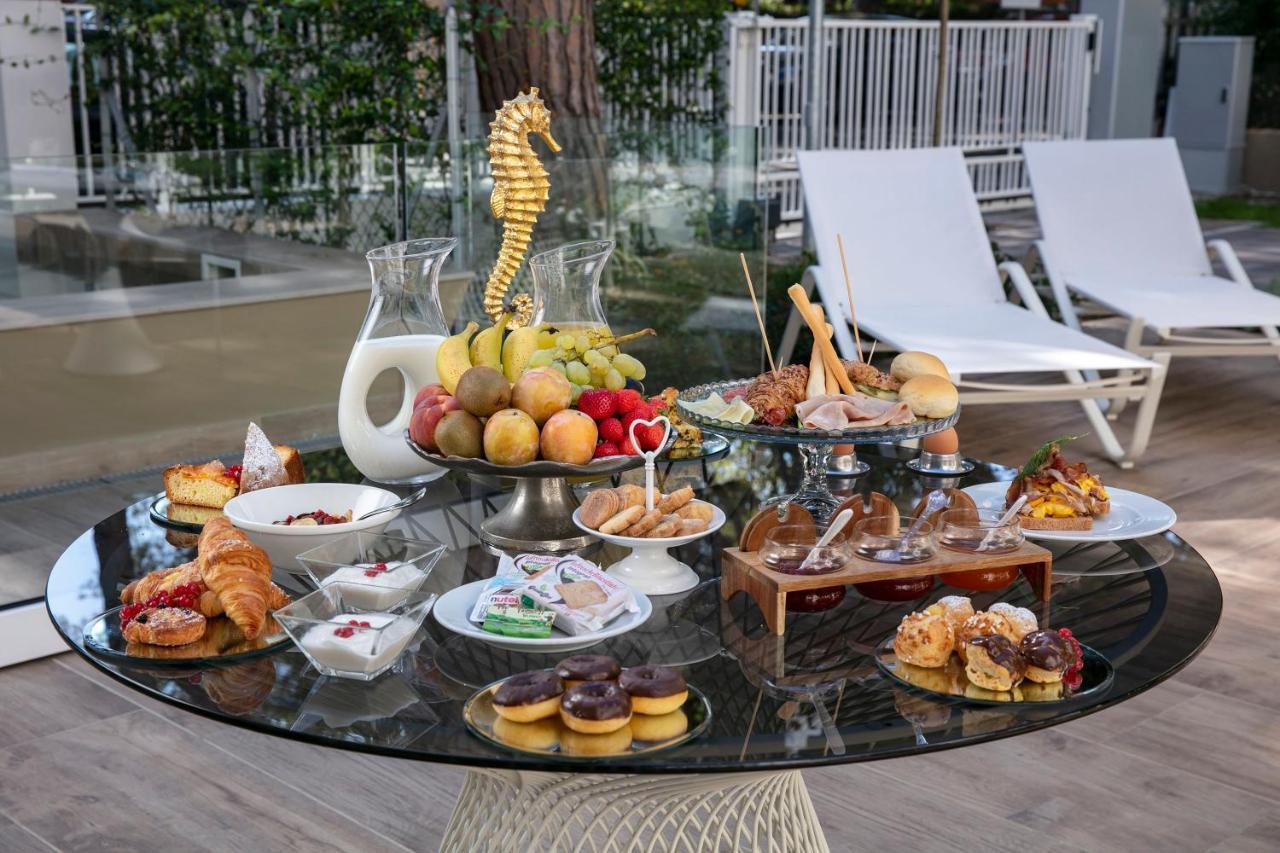 Elegance Riccione Aparthotel Exterior photo