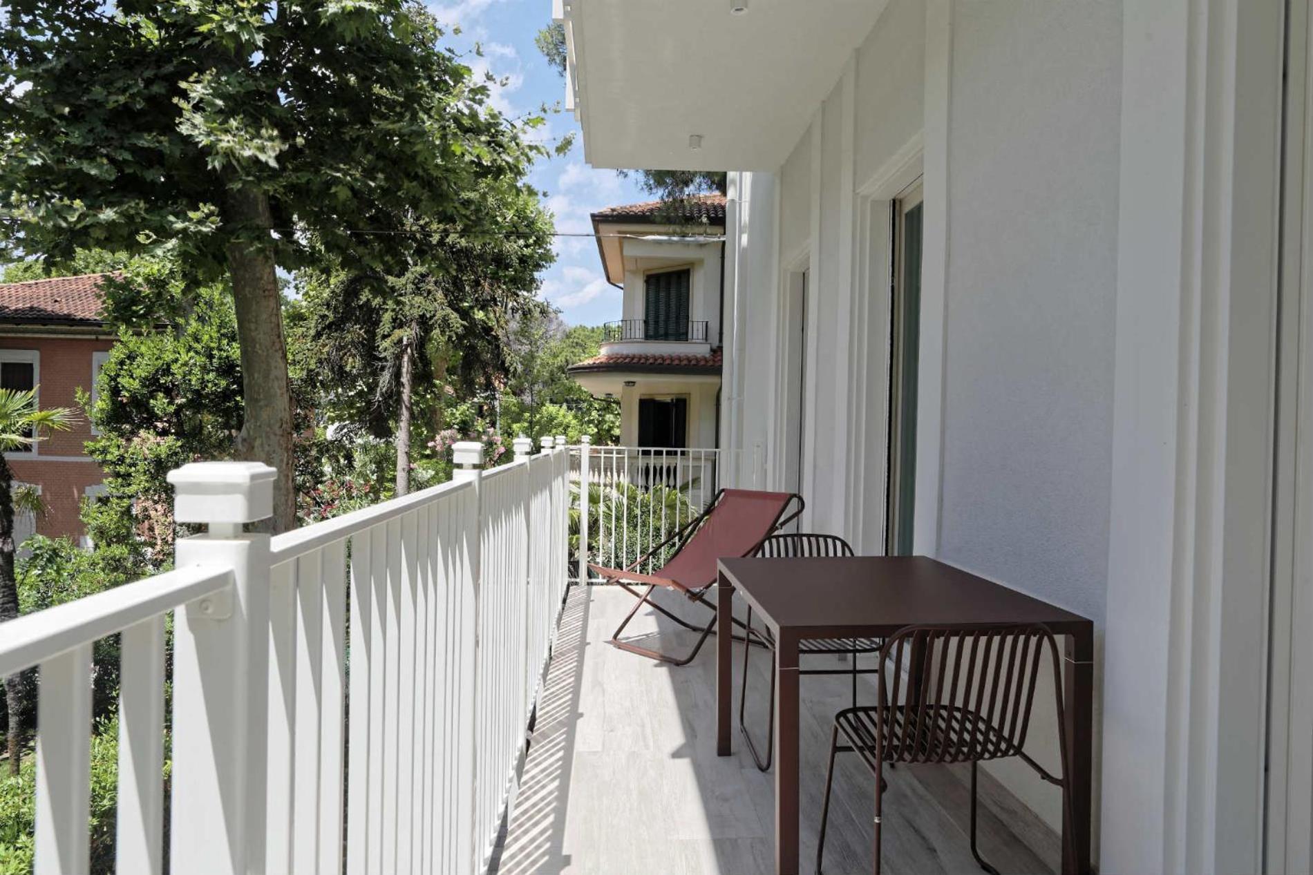 Elegance Riccione Aparthotel Exterior photo